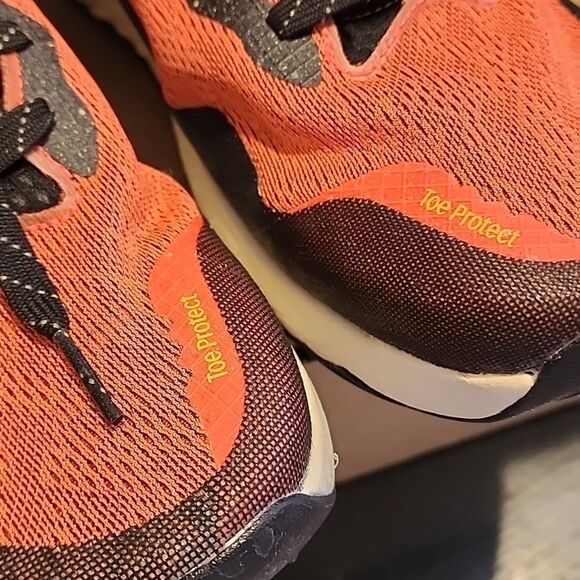 New Balance Fresh Foam X Hierro v7 Electronic Red and Black Sneakers size 11.5 2 - Picture 4 of 7